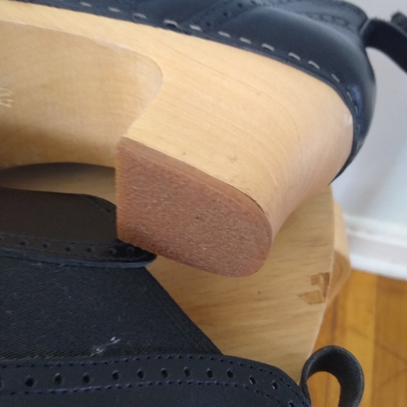 Swedish Hasbeens Black Leather Ankle Brogue Chelsea Boots Clogs - Picture 12 of 13